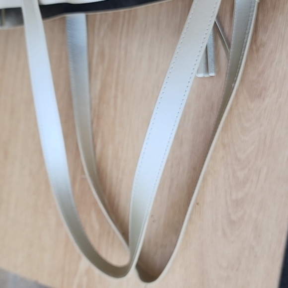 Michael Kors Champagne Metalic Gold Shopping Tote - Picture 8 of 13